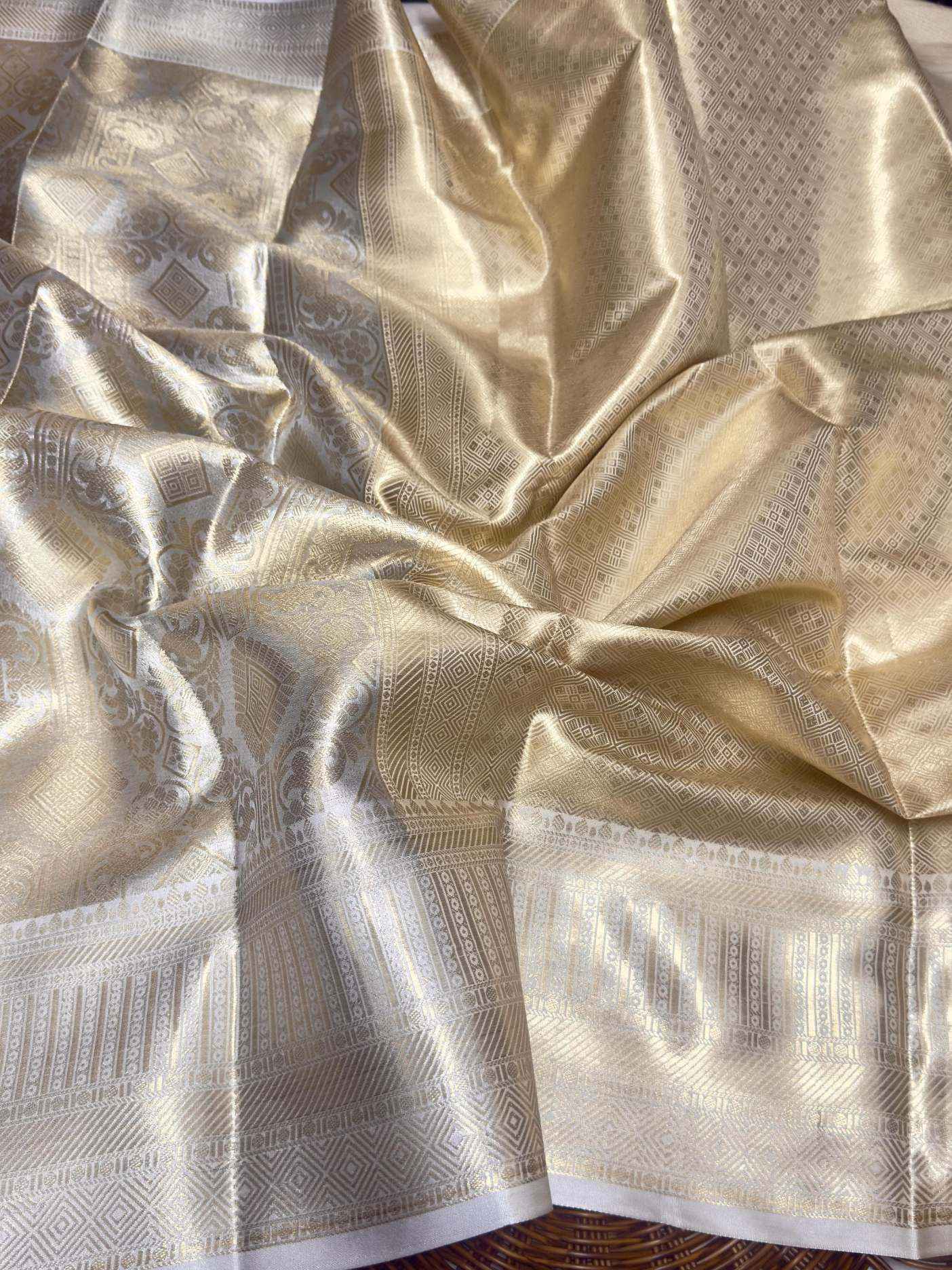 BANARSI HANDLOOM GOLDEN TISSUE GOLDEN ZARI SILK SAREE AT WHOLESALE PRICE