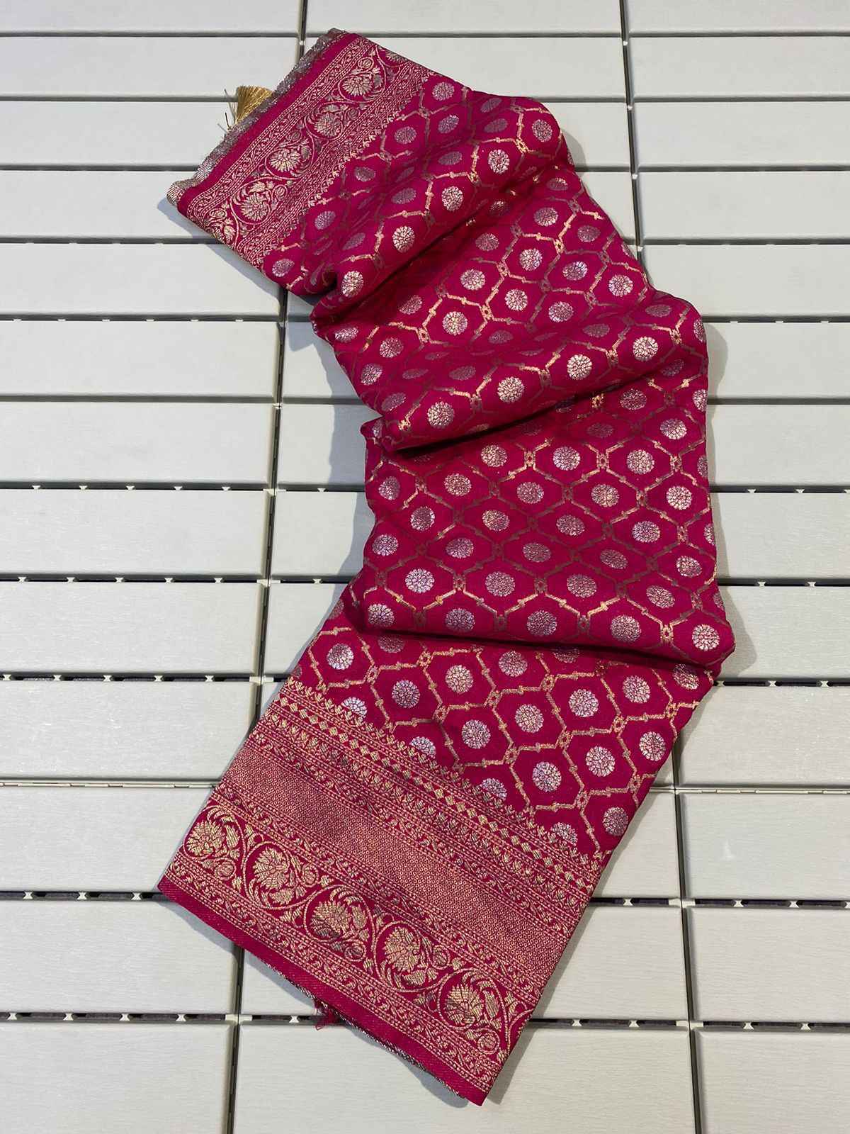 PURE KHADI GEORGETTE SILK WITH ZARI WOOVEN PALLU SAREE AT WHOLESALE PRICE