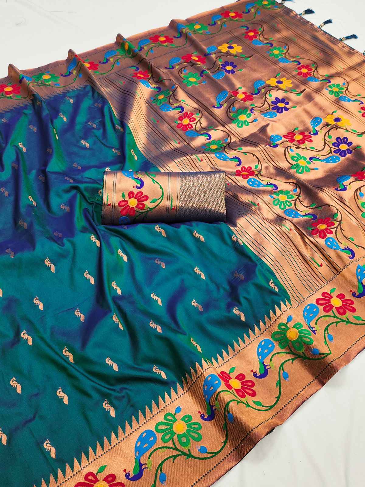 SOFT PETHANI WITH ZARI MEENAKARI WEAWING SILK SAREE AT WHOLESALE PRICE