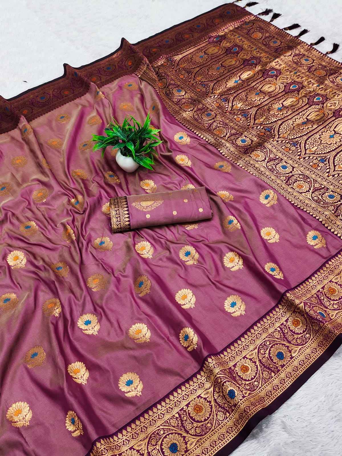 SOFT SILK WITH ZARI WEAVING RICH PALLU SAREE AT WHOLESALE PRICE
