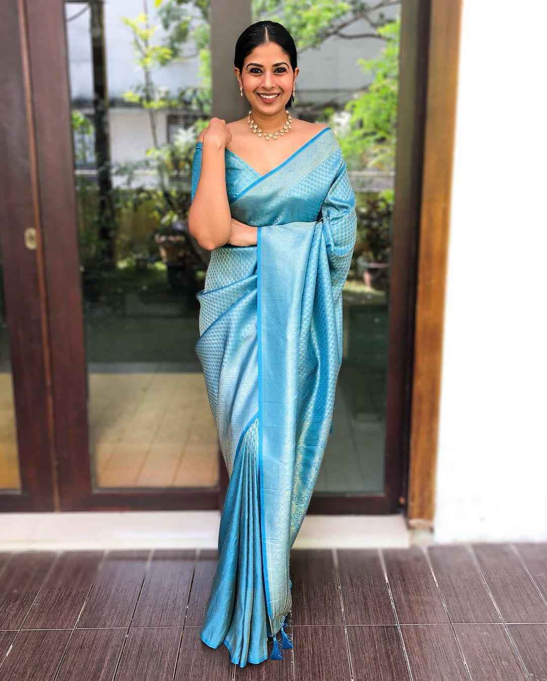 SOFT SILK RICH PALLU AND JACQUARD WORK SAREE CODE 4049 AT WHOLESALE PRICE