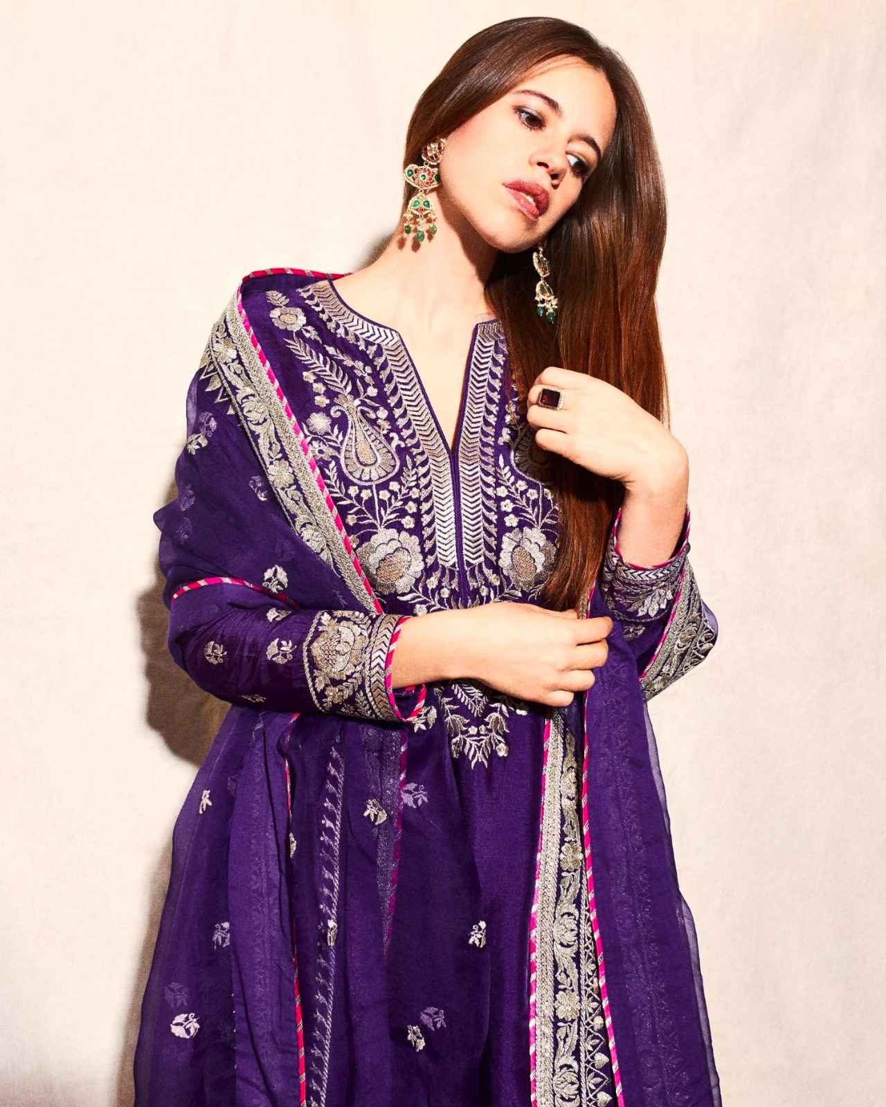 CHINON SEQUENCE EMBROIDERY WORK HEAVY KURTI PANT WITH DUPATTA AT WHOLESALE PRICE