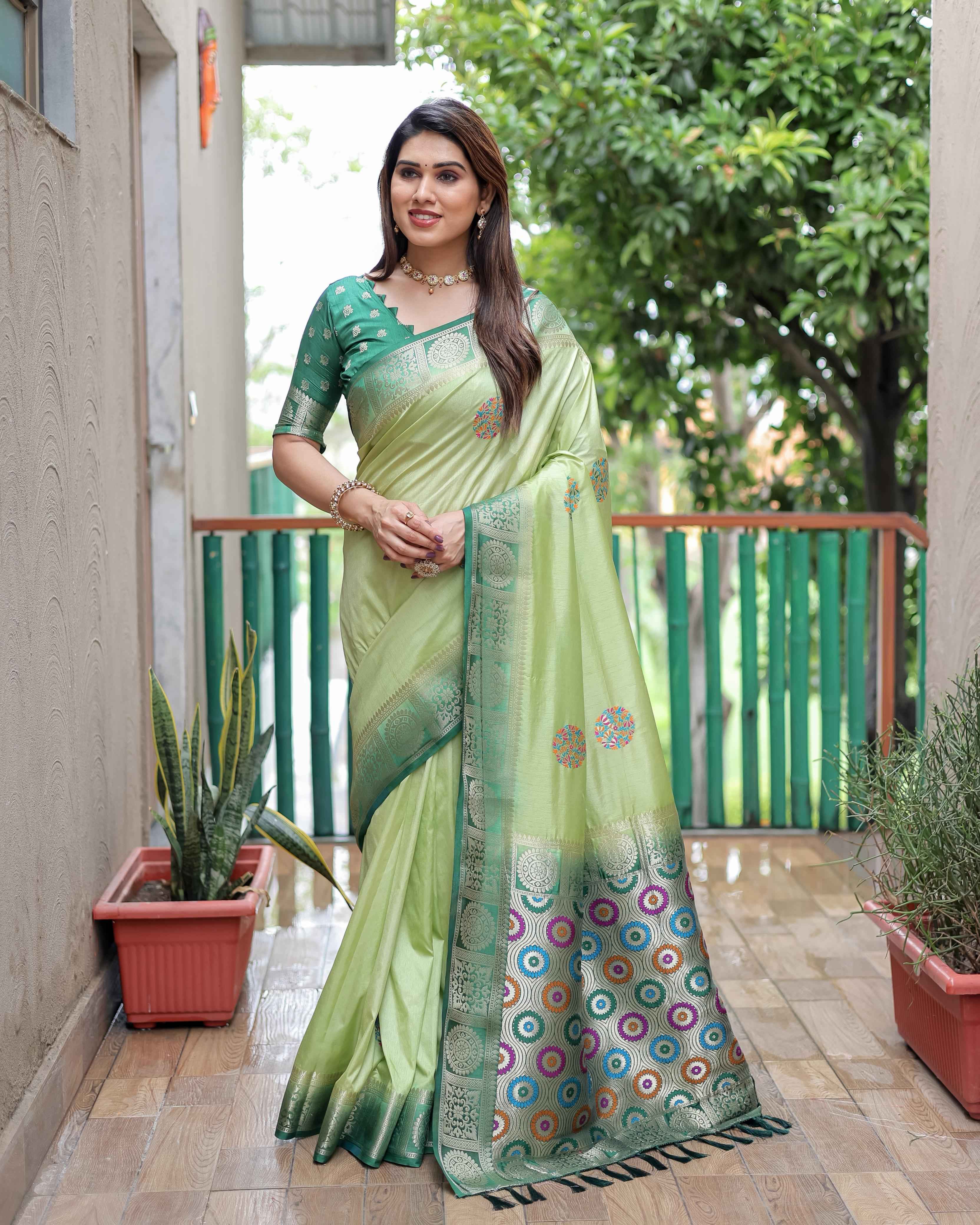 DOLA SILK UNIQUE BUTTA DESIGNS AND CONTRAST PALLU SAREE AT WHOLESALE PRICE