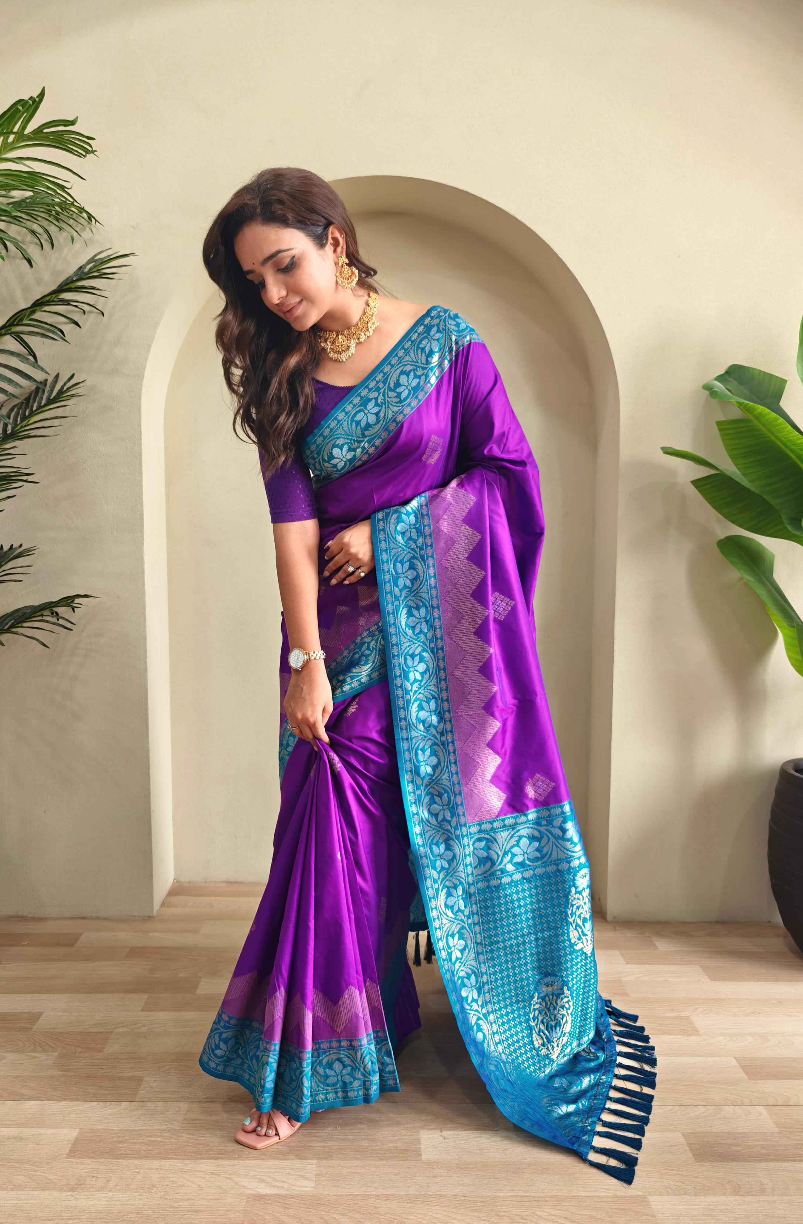 DUAL TONE SILK ZARI WEAVES CONTRAST PALLU SAREE AT WHOLESALE PRICE