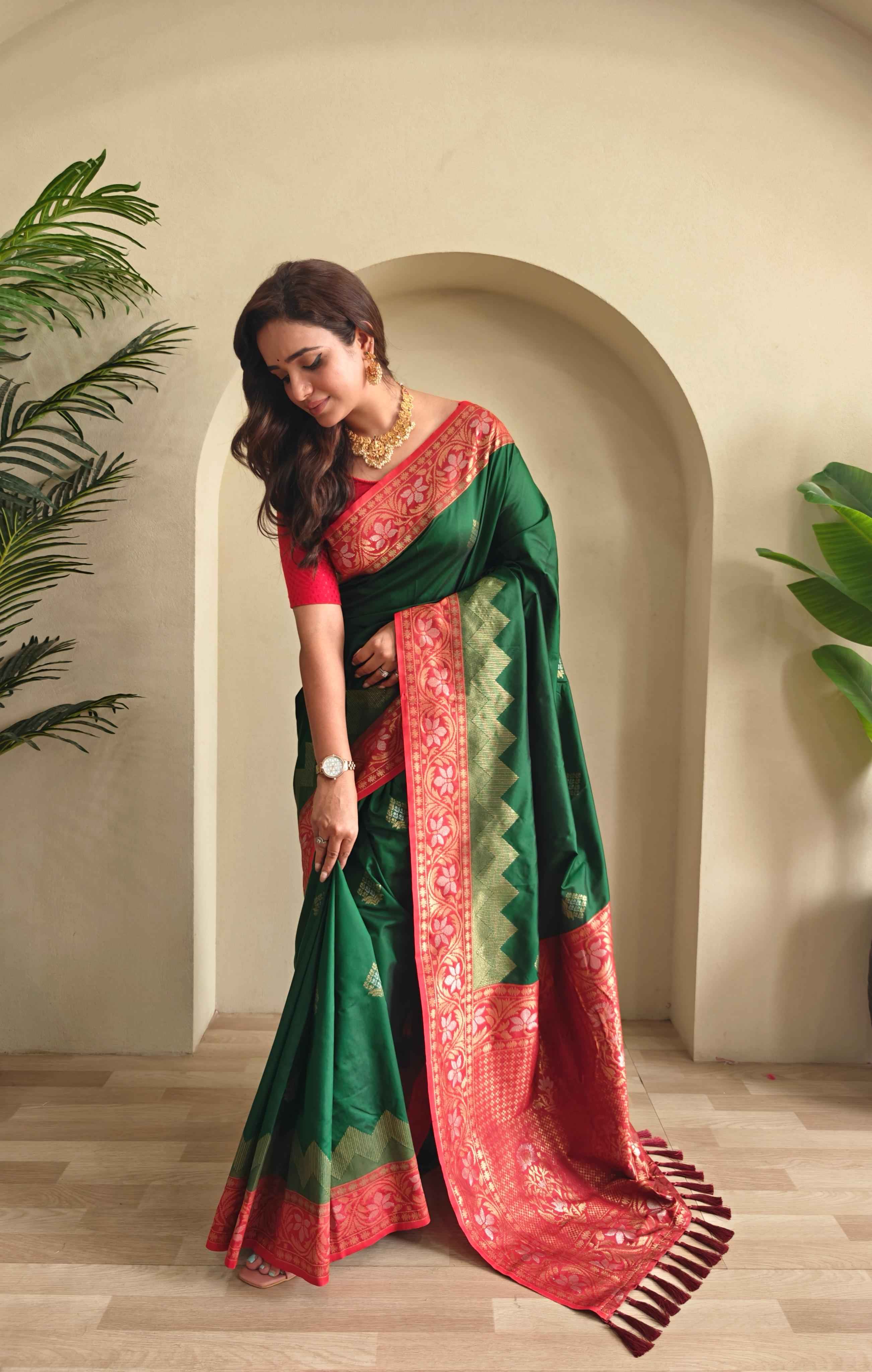 DUAL TONE SILK ZARI WEAVES CONTRAST PALLU SAREE AT WHOLESALE PRICE