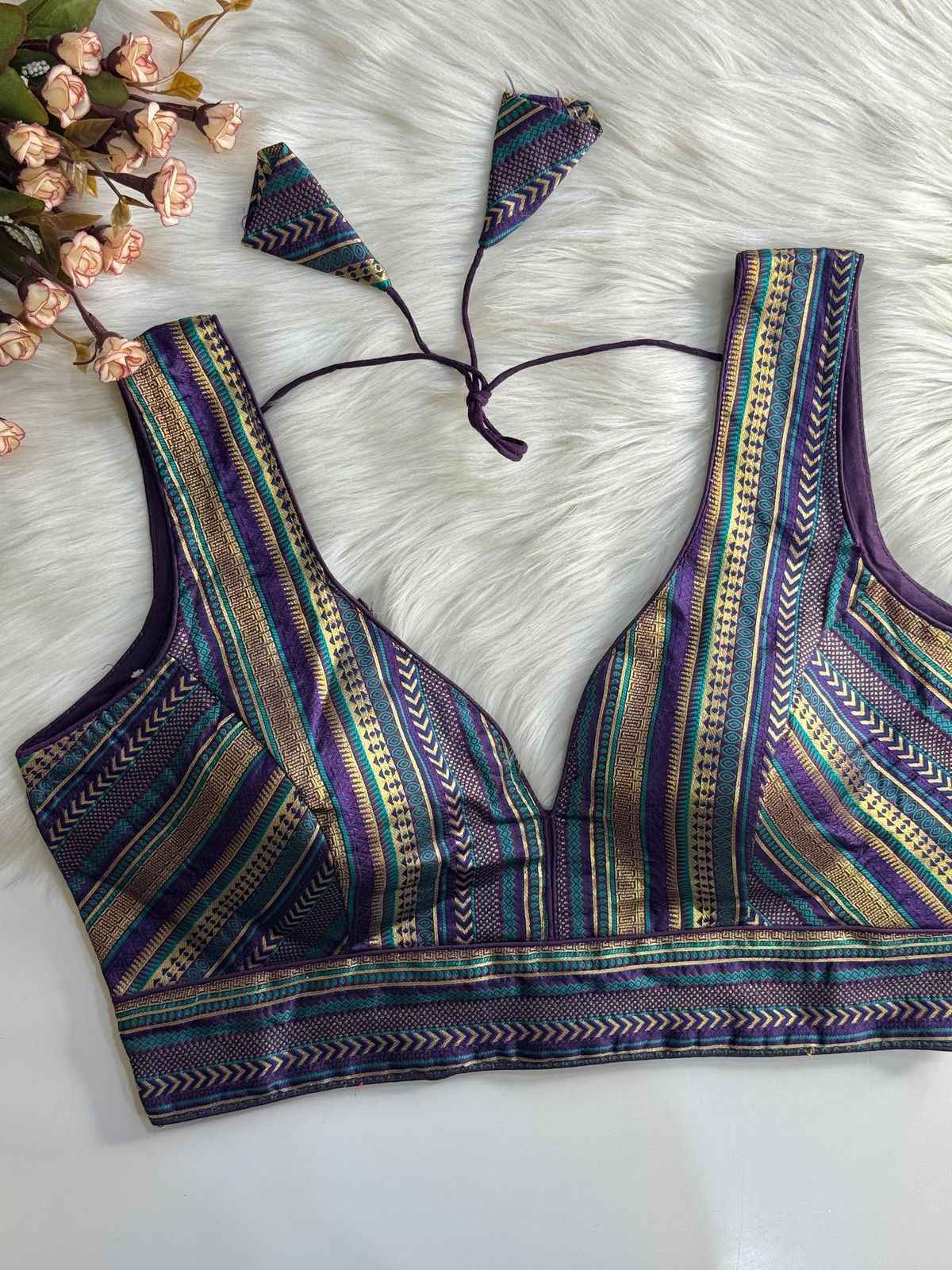 HEAVY JECQUARD PARTYWEAR DESGINE BLOUSE AT WHOLESALE PRICE