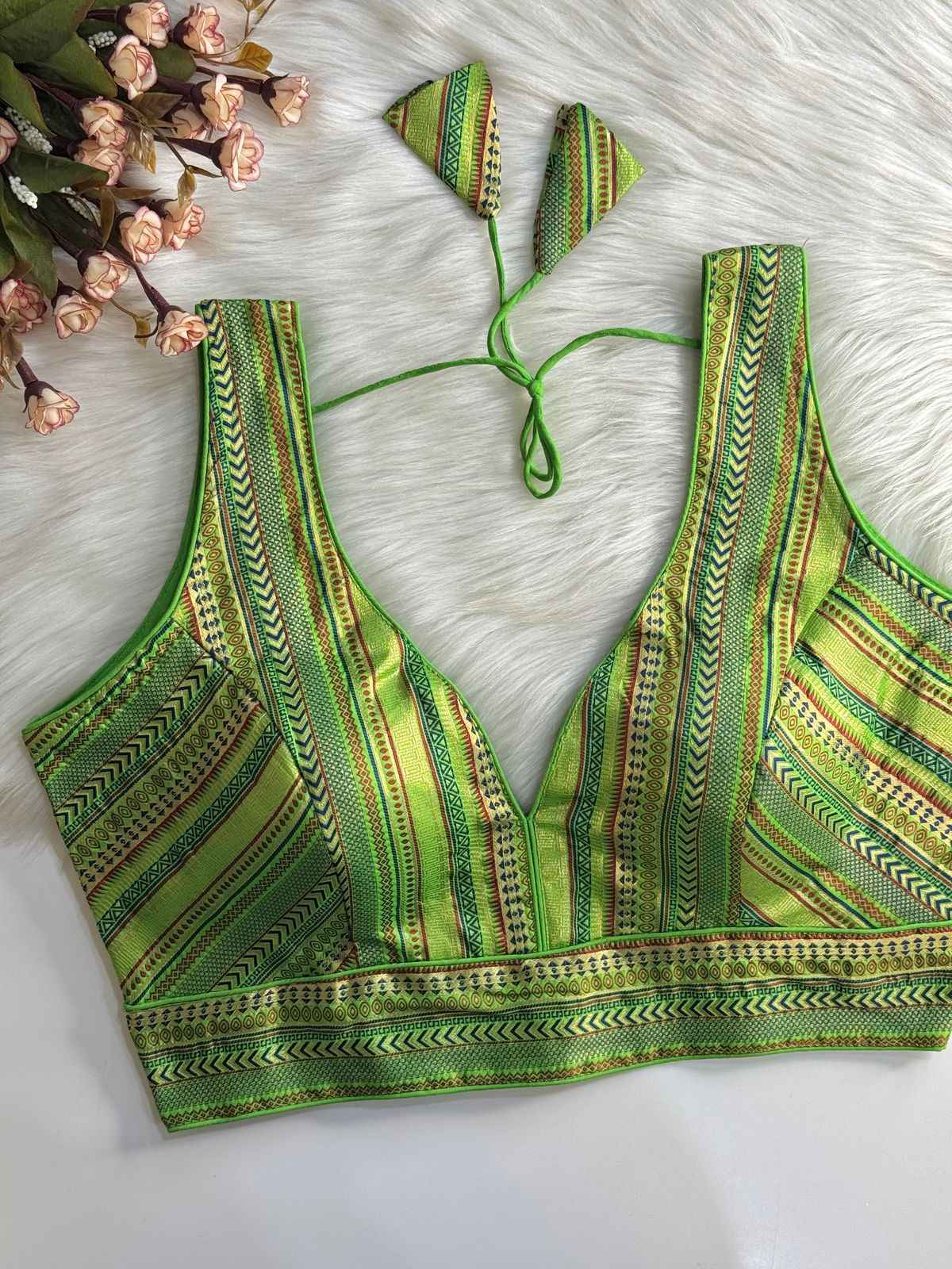 HEAVY JECQUARD PARTYWEAR DESGINE BLOUSE AT WHOLESALE PRICE
