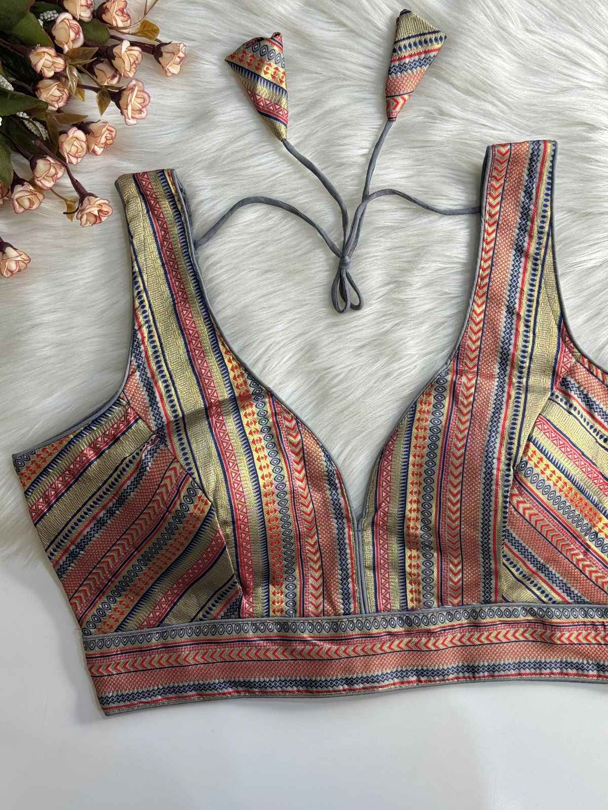 HEAVY JECQUARD PARTYWEAR DESGINE BLOUSE AT WHOLESALE PRICE