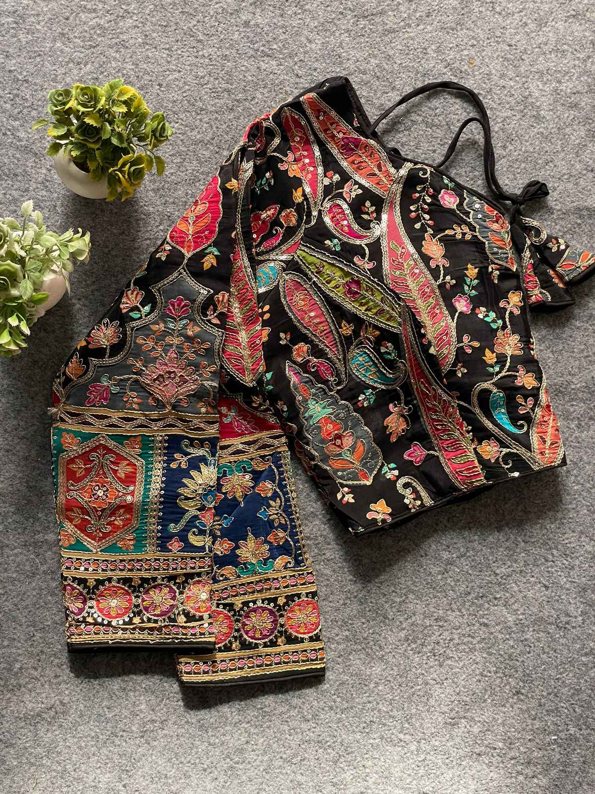 PURE CREP HEAVY CHINON PRINTED READYMADE BLOUSE AT WHOLESALE PRICE