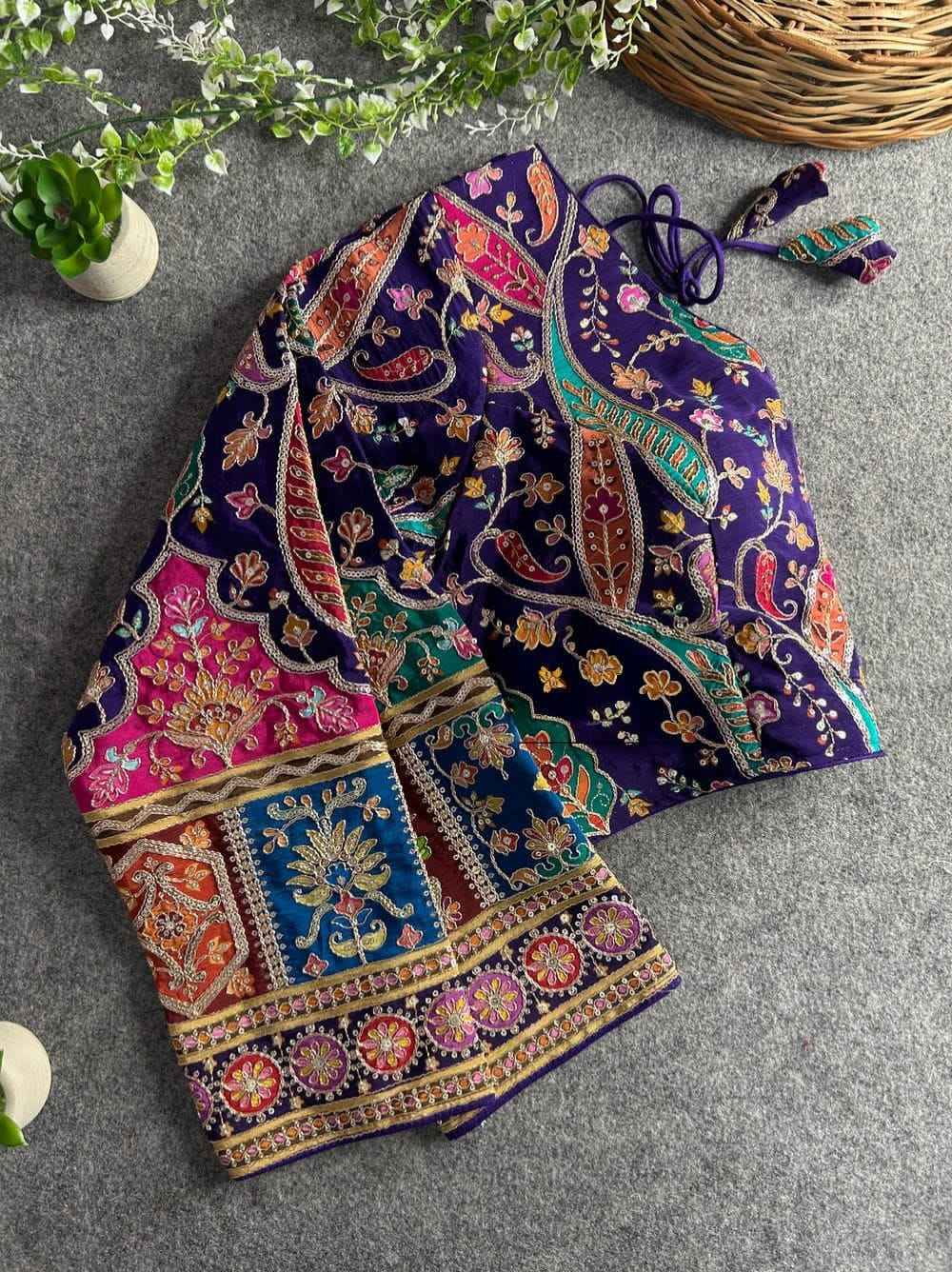 PURE CREP HEAVY CHINON PRINTED READYMADE BLOUSE AT WHOLESALE PRICE