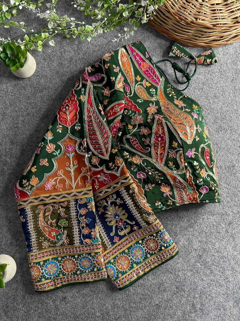 PURE CREP HEAVY CHINON PRINTED READYMADE BLOUSE AT WHOLESALE PRICE