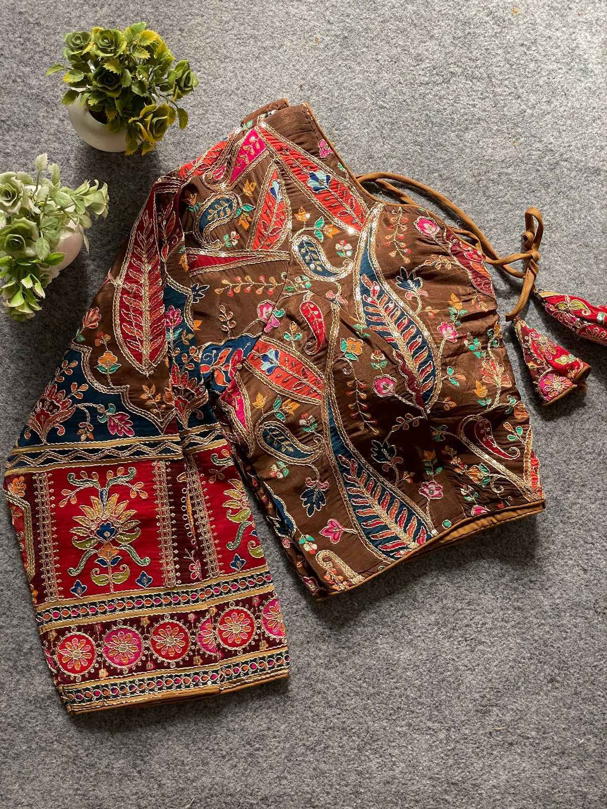 PURE CREP HEAVY CHINON PRINTED READYMADE BLOUSE AT WHOLESALE PRICE