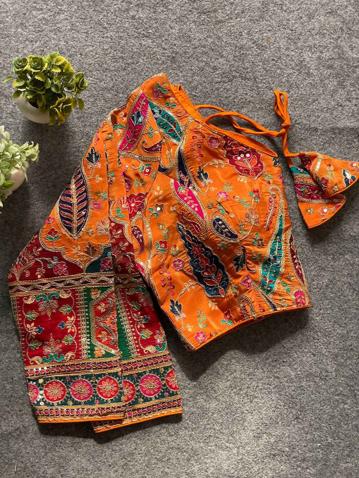 PURE CREP HEAVY CHINON PRINTED READYMADE BLOUSE AT WHOLESALE PRICE