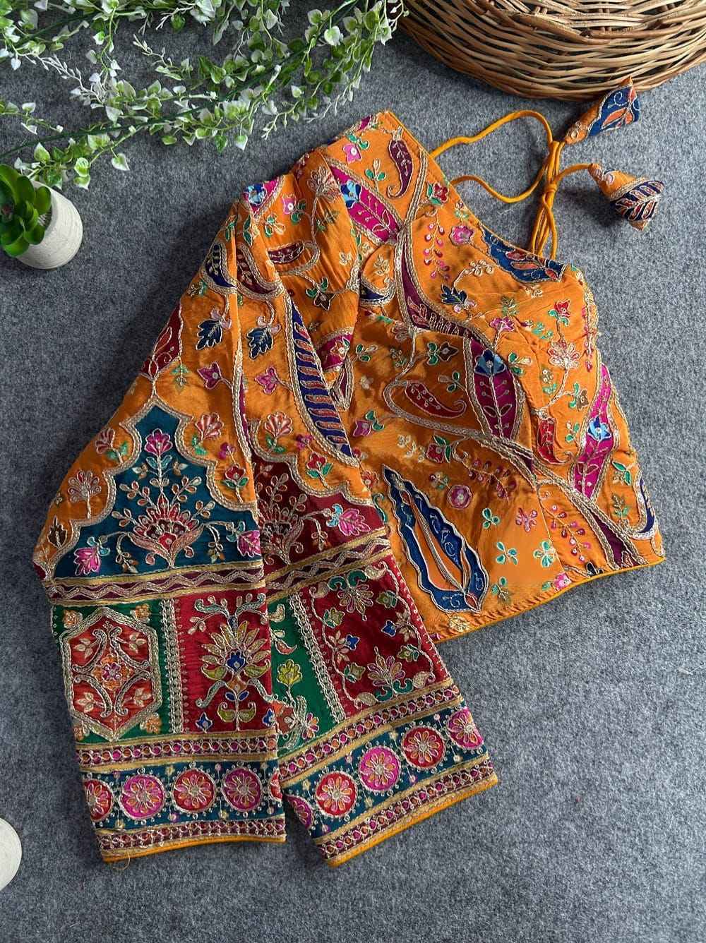 PURE CREP HEAVY CHINON PRINTED READYMADE BLOUSE AT WHOLESALE PRICE
