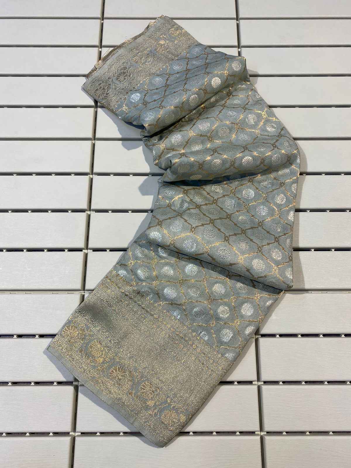 PURE KHADI GEORGETTE SILK WITH ZARI WOOVEN PALLU SAREE AT WHOLESALE PRICE