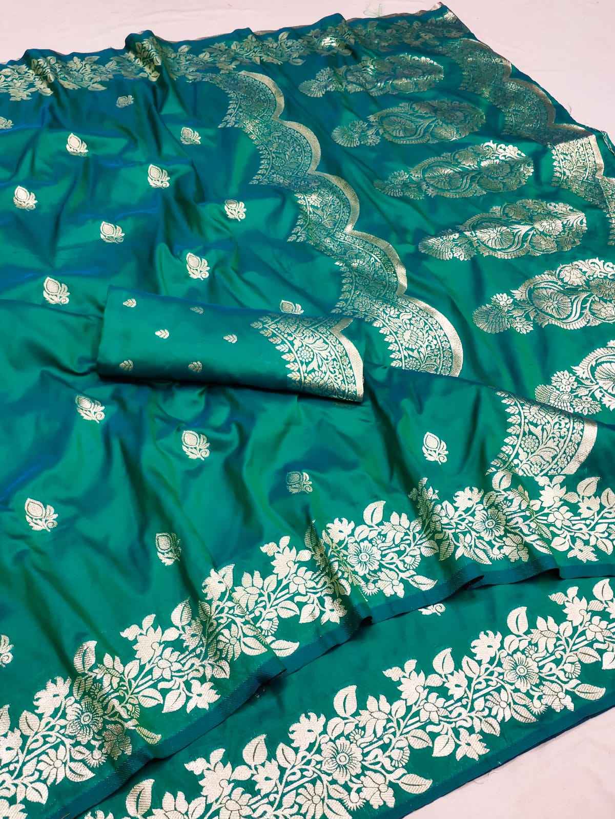 PURE SOFT BANARASI SILK ZARI WORK WITH HEAVY BORDER SAREE AT WHOLESALE PRICE