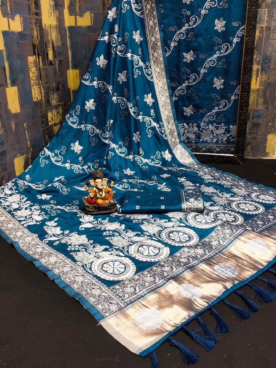 SOFT FLOWY DOLA SILK LEHERIYA WEAVING DESIGN SAREE AT WHOLESALE PRICE