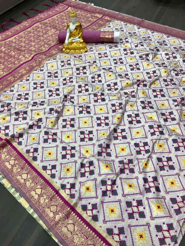 SOFT HANDLOOM PATOLA WITH MINAKARI WEAVING SAREE AT WHOLESALE PRICE