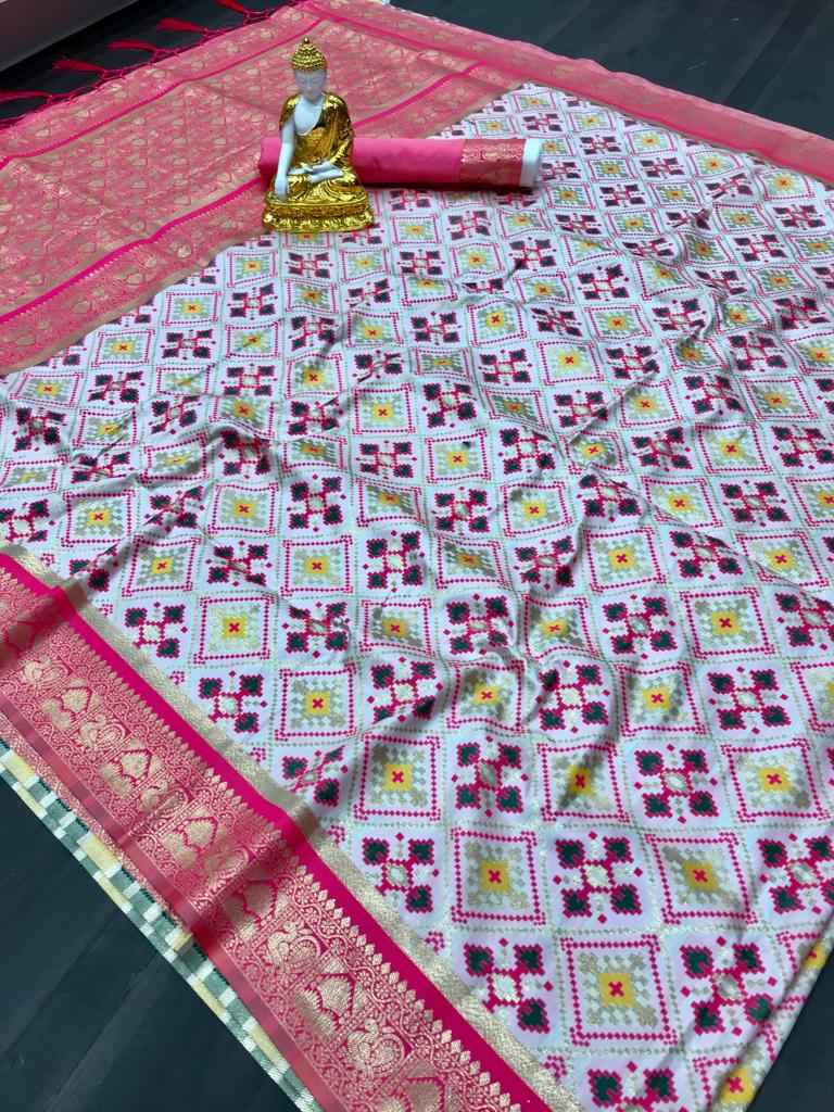 SOFT HANDLOOM PATOLA WITH MINAKARI WEAVING SAREE AT WHOLESALE PRICE