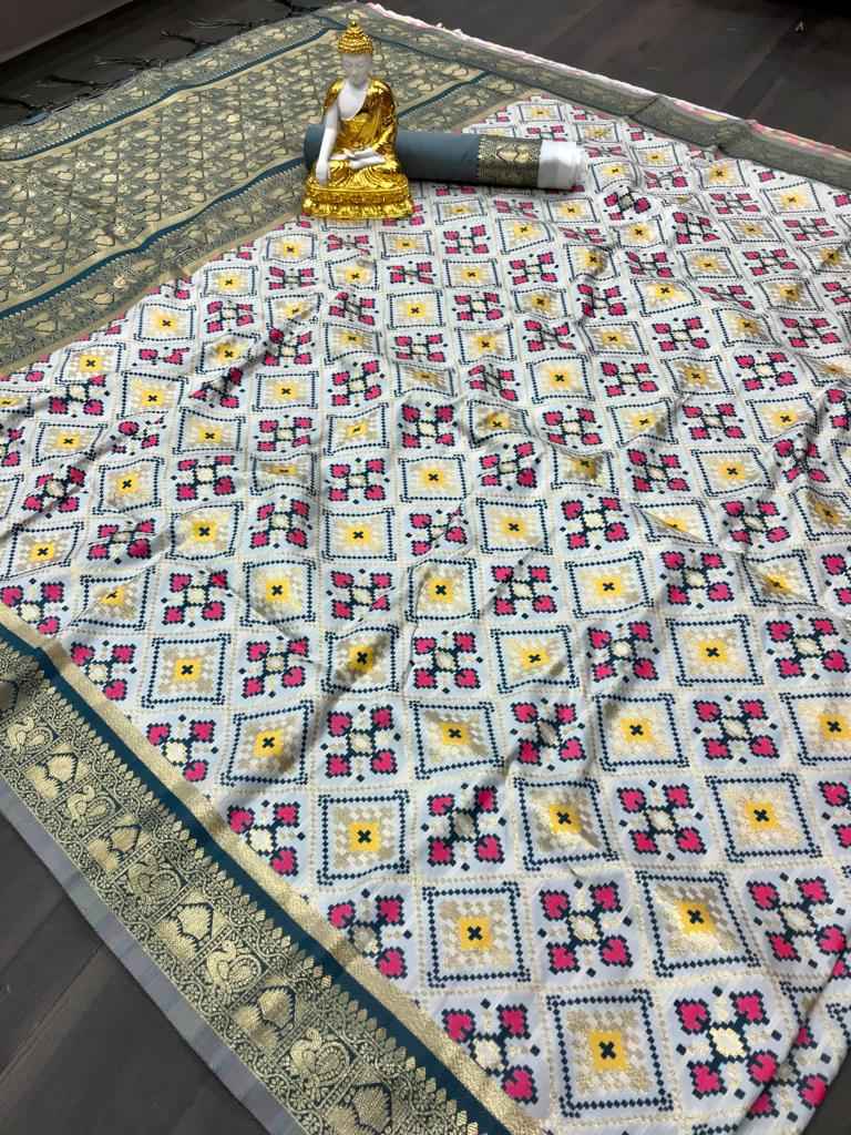 SOFT HANDLOOM PATOLA WITH MINAKARI WEAVING SAREE AT WHOLESALE PRICE