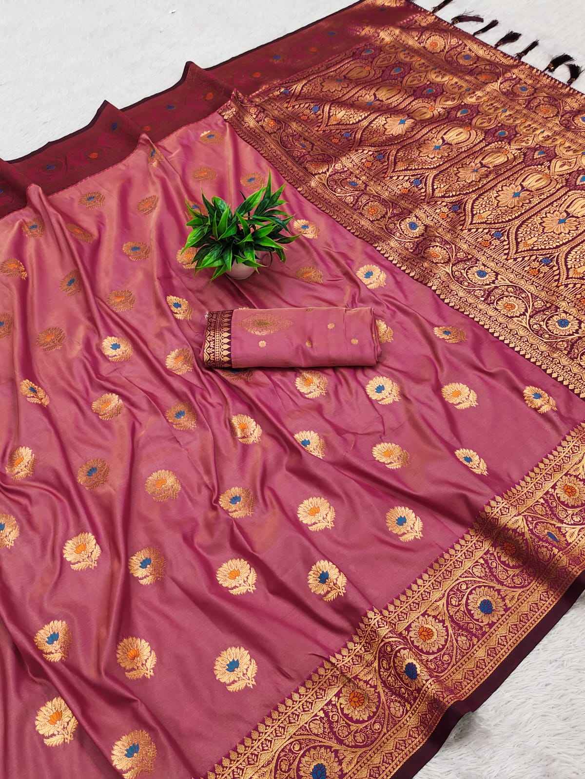 SOFT SILK WITH ZARI WEAVING RICH PALLU SAREE AT WHOLESALE PRICE