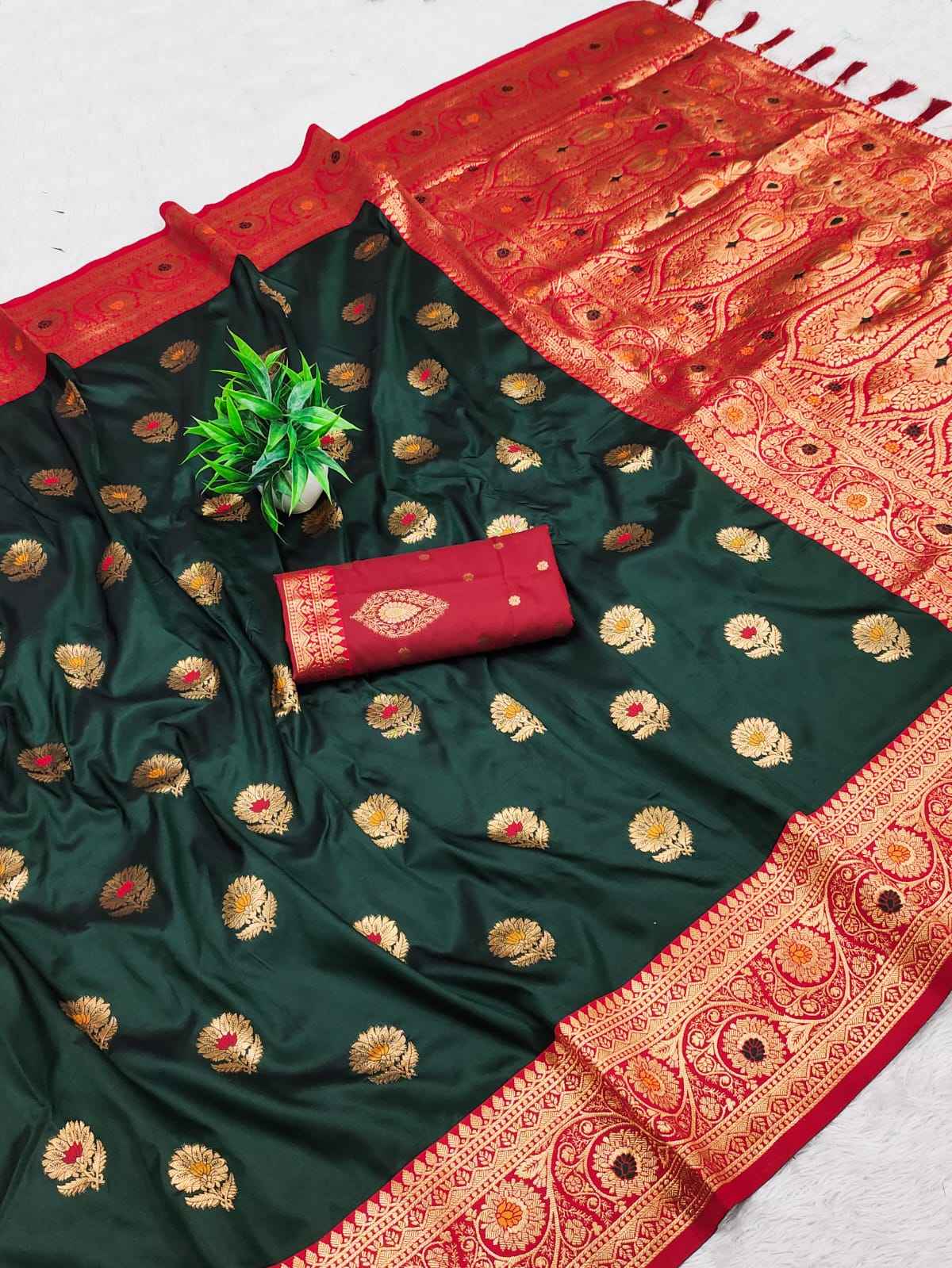 SOFT SILK WITH ZARI WEAVING RICH PALLU SAREE AT WHOLESALE PRICE