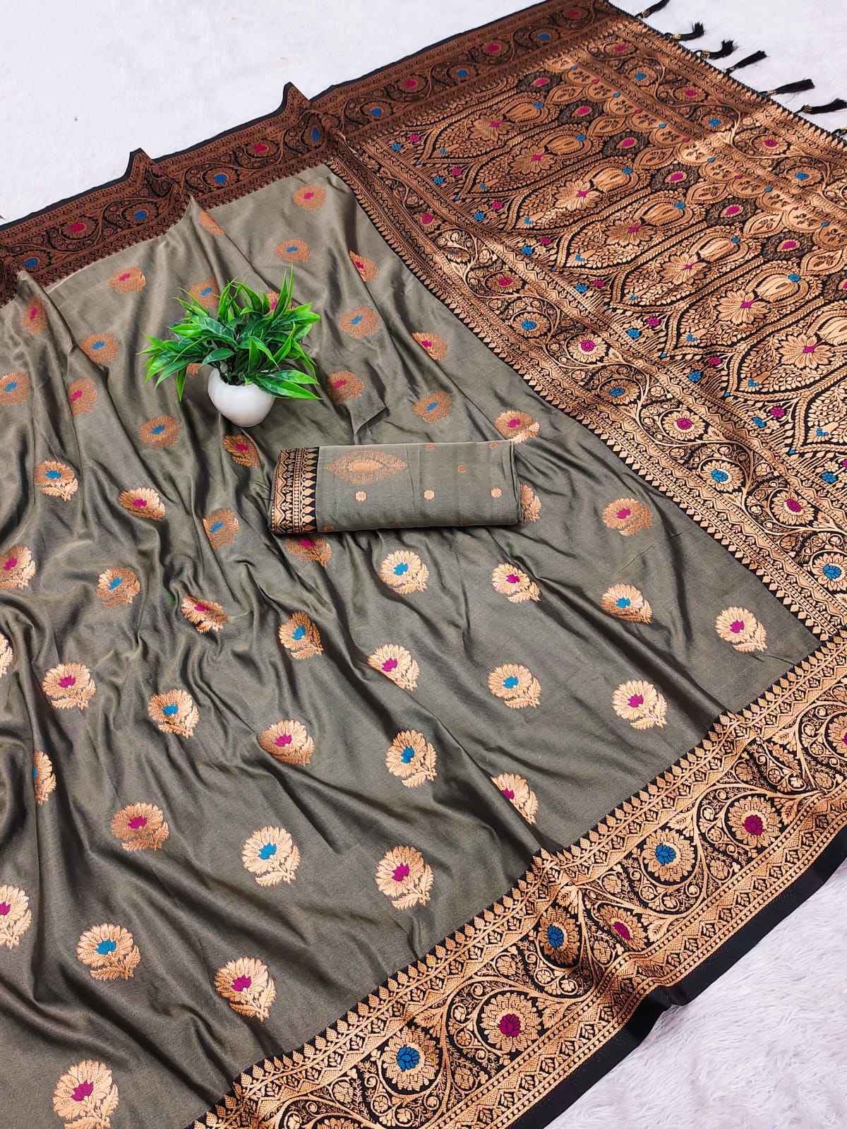 SOFT SILK WITH ZARI WEAVING RICH PALLU SAREE AT WHOLESALE PRICE