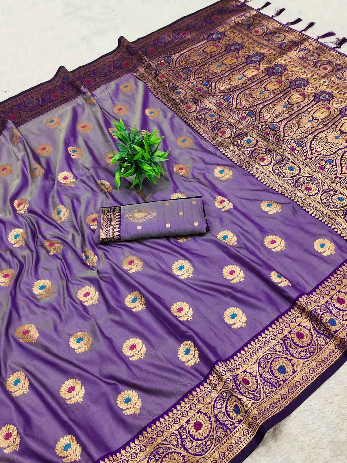 SOFT SILK WITH ZARI WEAVING RICH PALLU SAREE AT WHOLESALE PRICE
