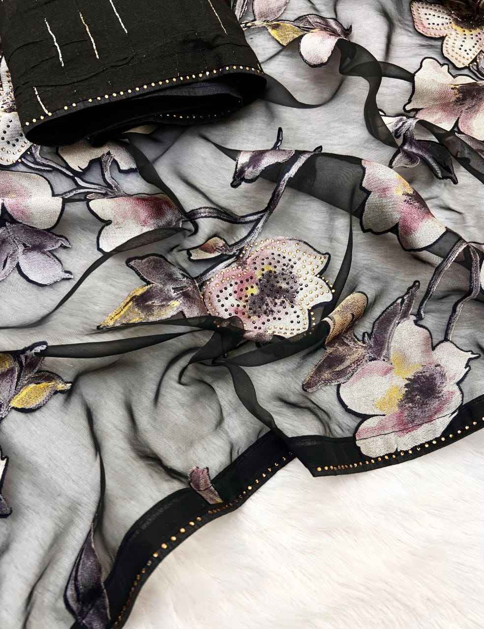 BRASOO FLOWER PRINTED WITH DIAMOND BORDER SAREE AT WHOLESALE PRICE
