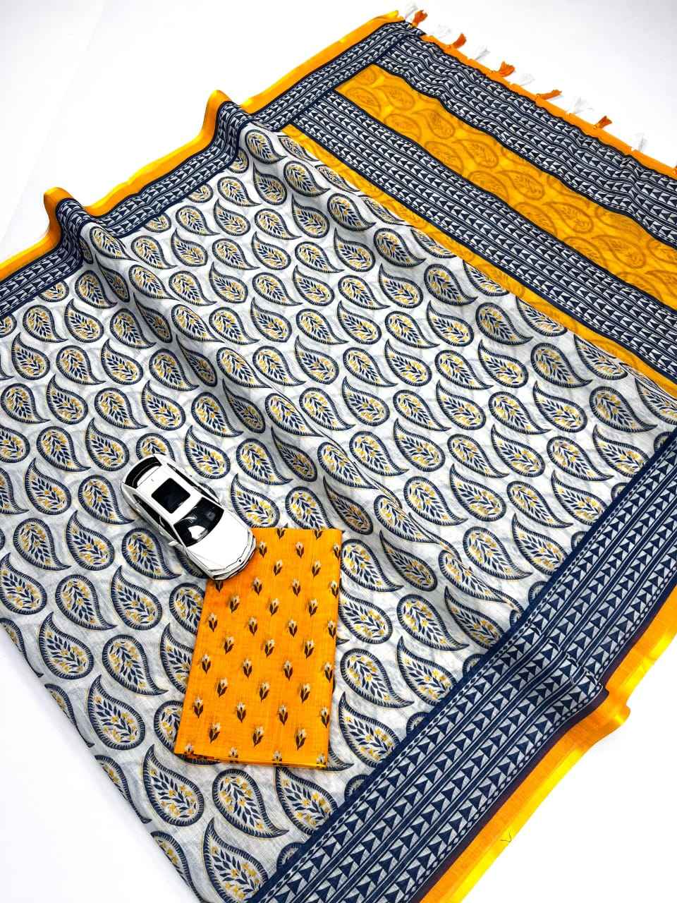 PLAIN LINEN DIGITAL PRINTED SAREE WITH BLOUSE AT WHOLESALE PRICE