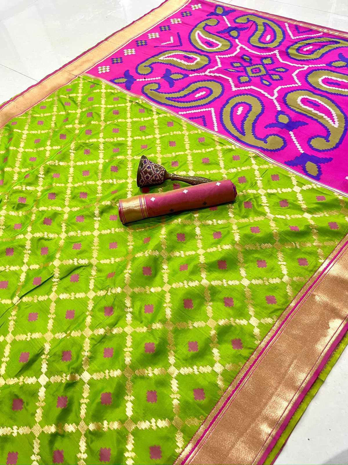 PURE HEAVY SOFT BANARASI CONTRAST WEAVING BODER SILK SAREE AT WHOLESALE PRICE