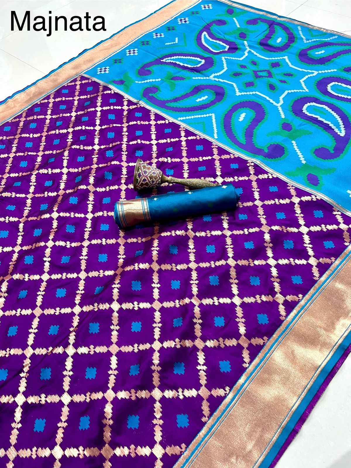 PURE HEAVY SOFT BANARASI CONTRAST WEAVING BODER SILK SAREE AT WHOLESALE PRICE