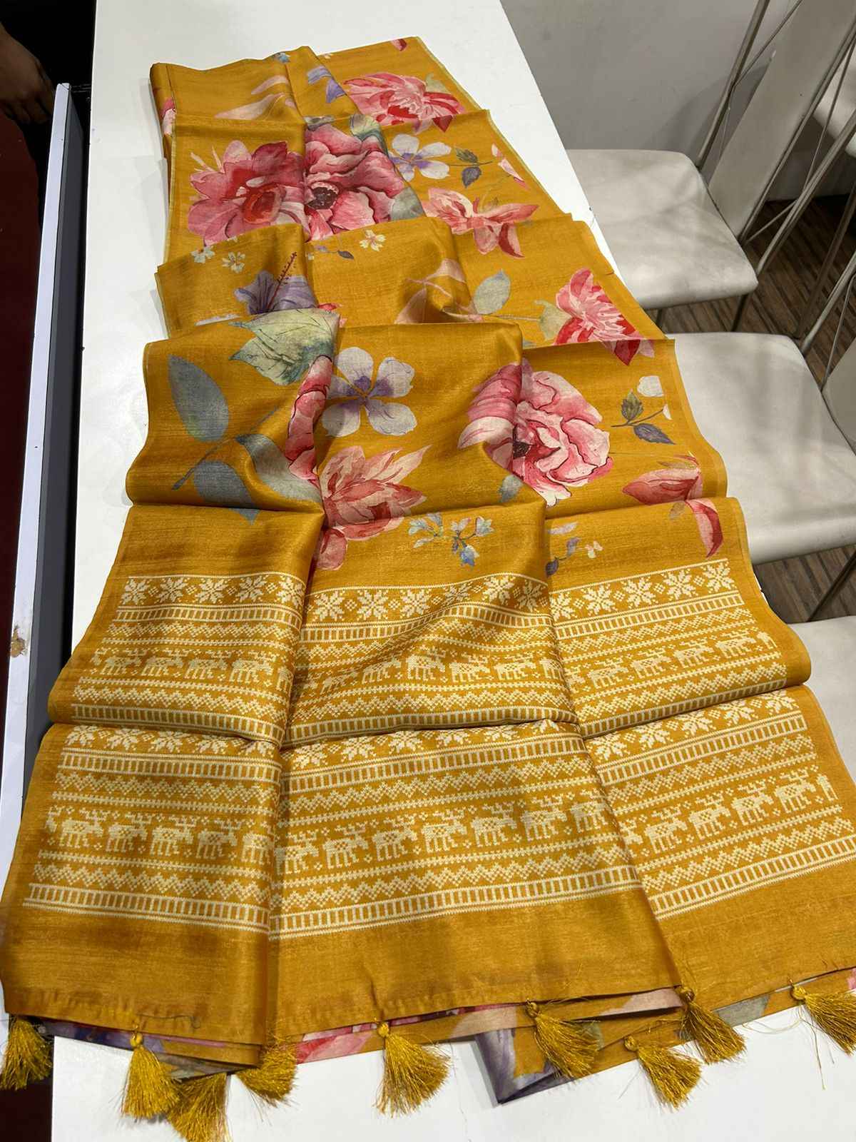 SEMI SOFT TUSSAR DIGITAL PRINT FLORAL DESIGN SAREE AT WHOLESALE PRICE