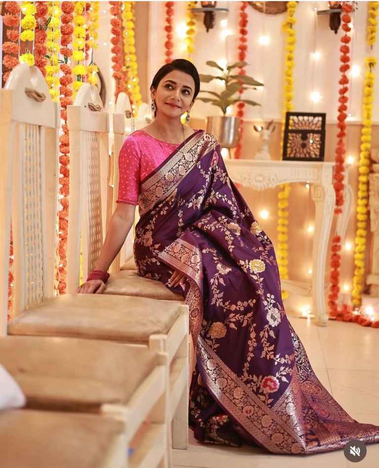 SOFT BANARASI SILK MEENAKARI WEAVING BORDER SAREE AT WHOLESALE PRICE