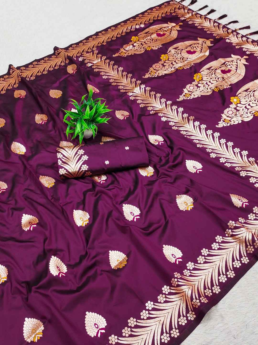 SOFT BANARASI SILK WITH GOLD ZARI WEAVING MEENAKARI SAREE AT WHOLESALE PRICE