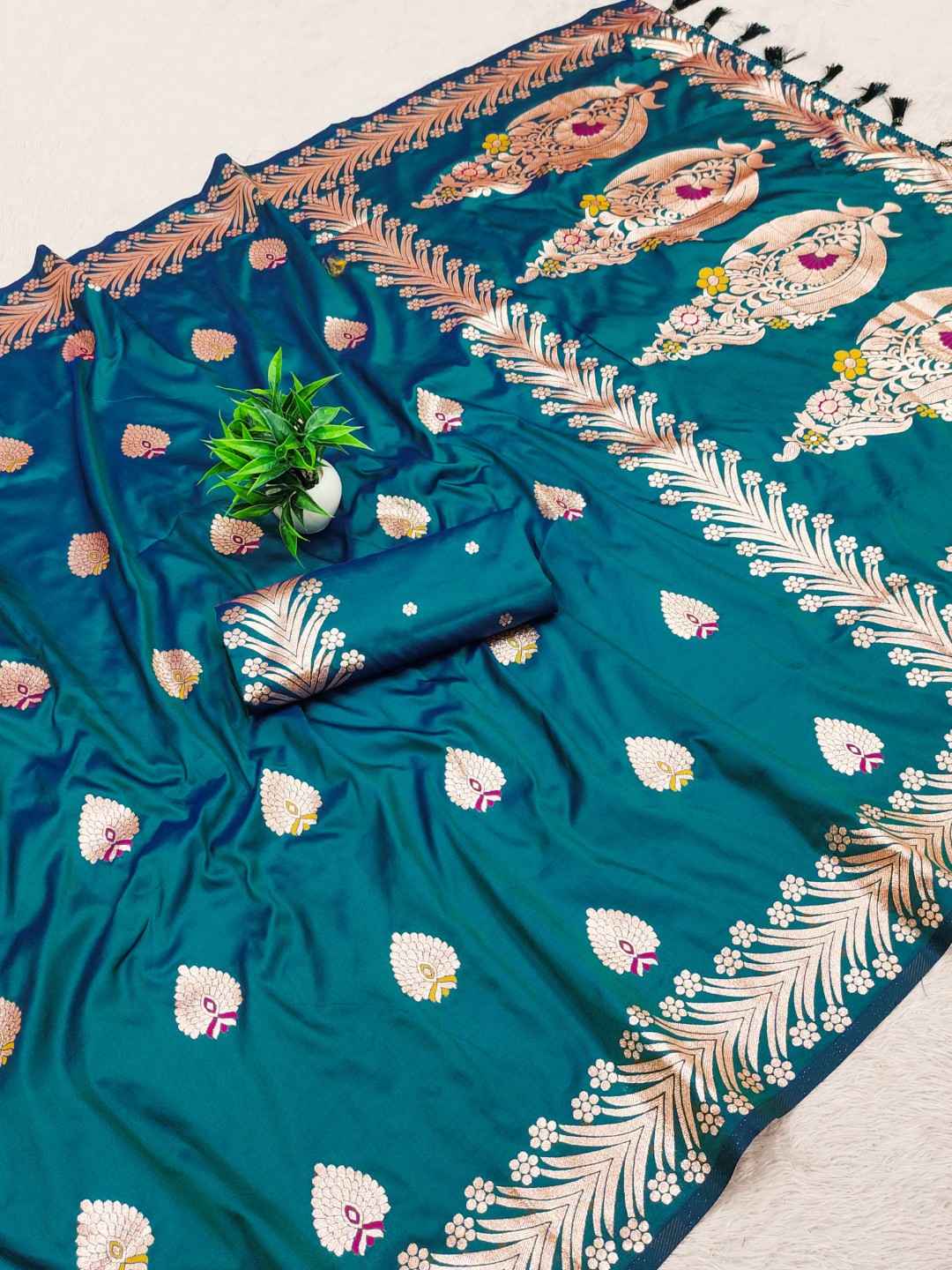 SOFT BANARASI SILK WITH GOLD ZARI WEAVING MEENAKARI SAREE AT WHOLESALE PRICE