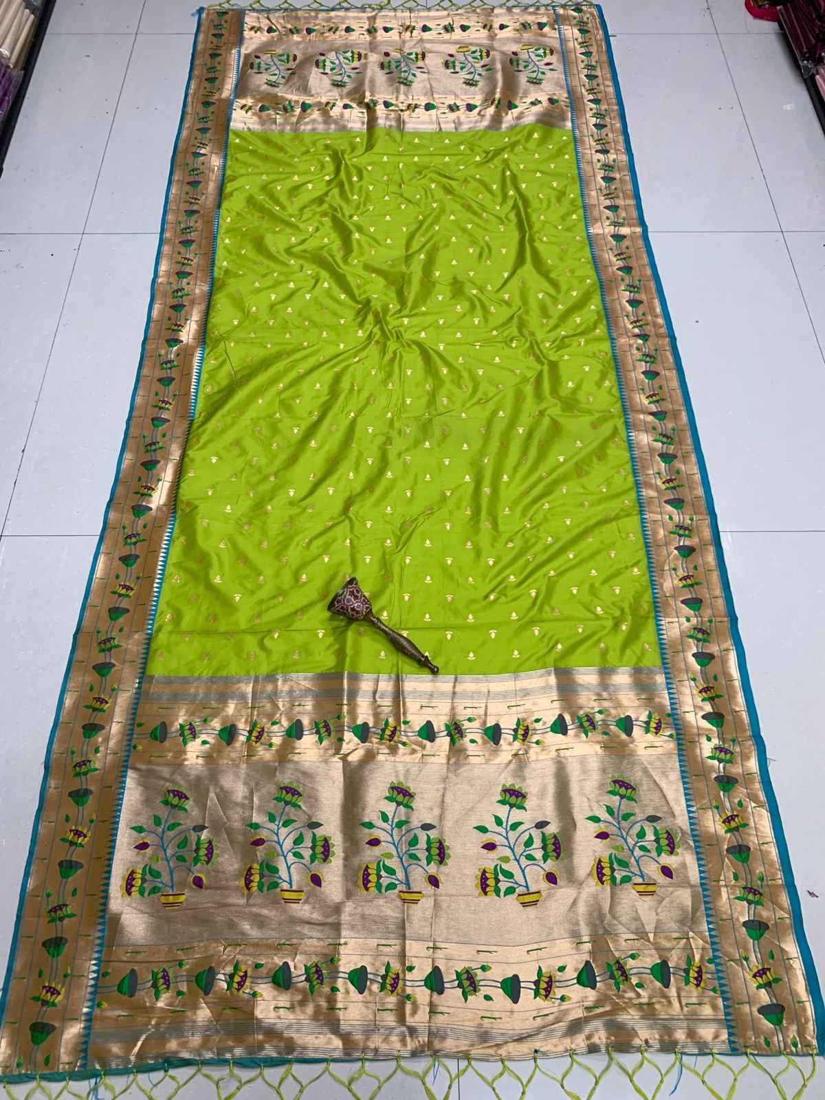 SOFT SILK JARI WEAVING FLOWER BORDER DUPTTA AT WHOLESALE PRICE