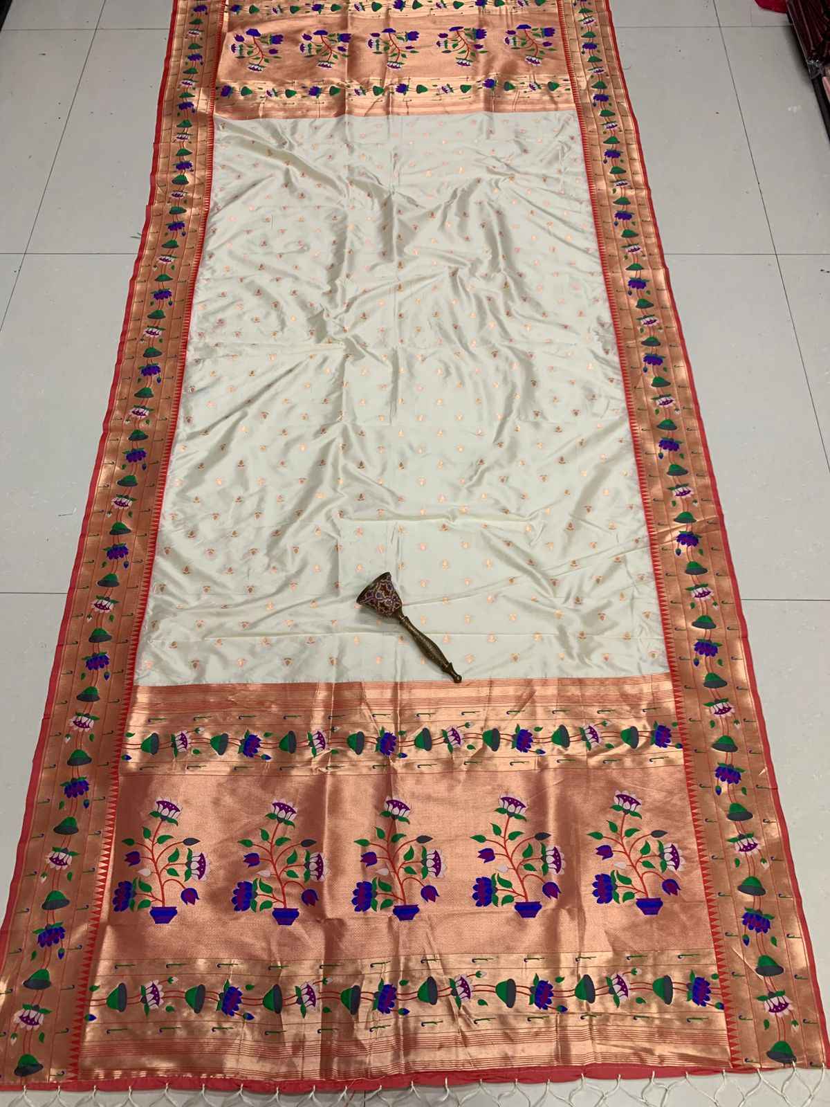 SOFT SILK JARI WEAVING FLOWER BORDER DUPTTA AT WHOLESALE PRICE