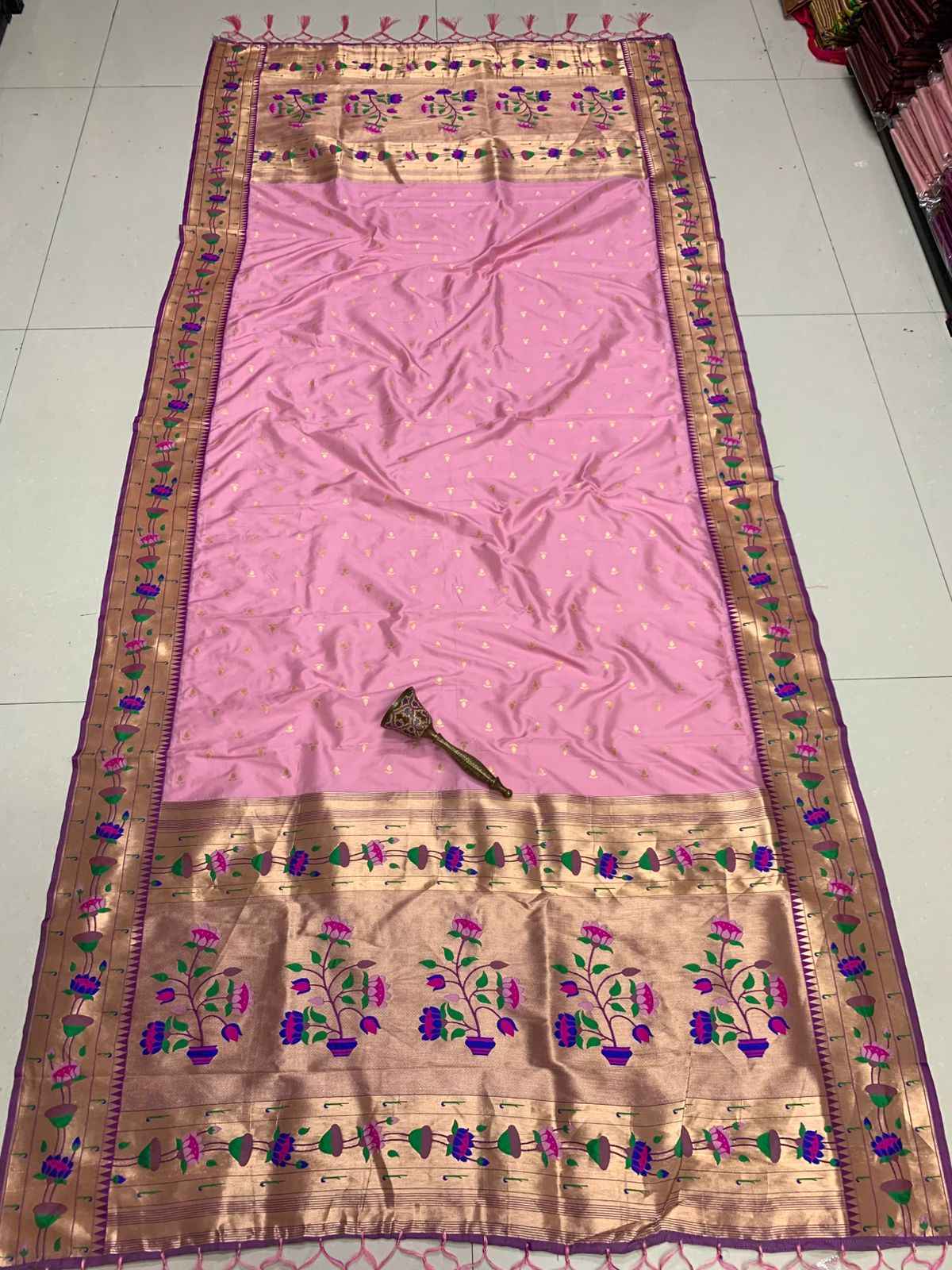 SOFT SILK JARI WEAVING FLOWER BORDER DUPTTA AT WHOLESALE PRICE