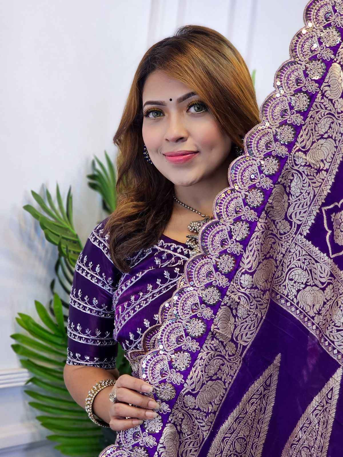 PURE CREPE KHADI SILK PATTU WITH ANTIQUE ZARI WEAVING SAREE AT WHOLESALE PRICE