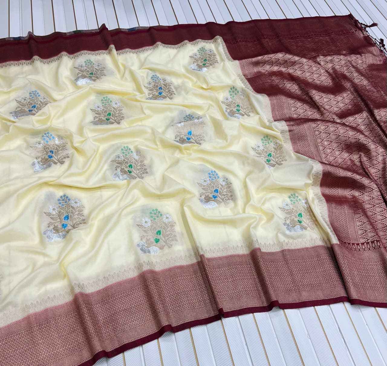 PURE KHADI CREP GEORGETTE JARI MEENA JAQURAD WEVEING SAREE AT WHOLESALE PRICE