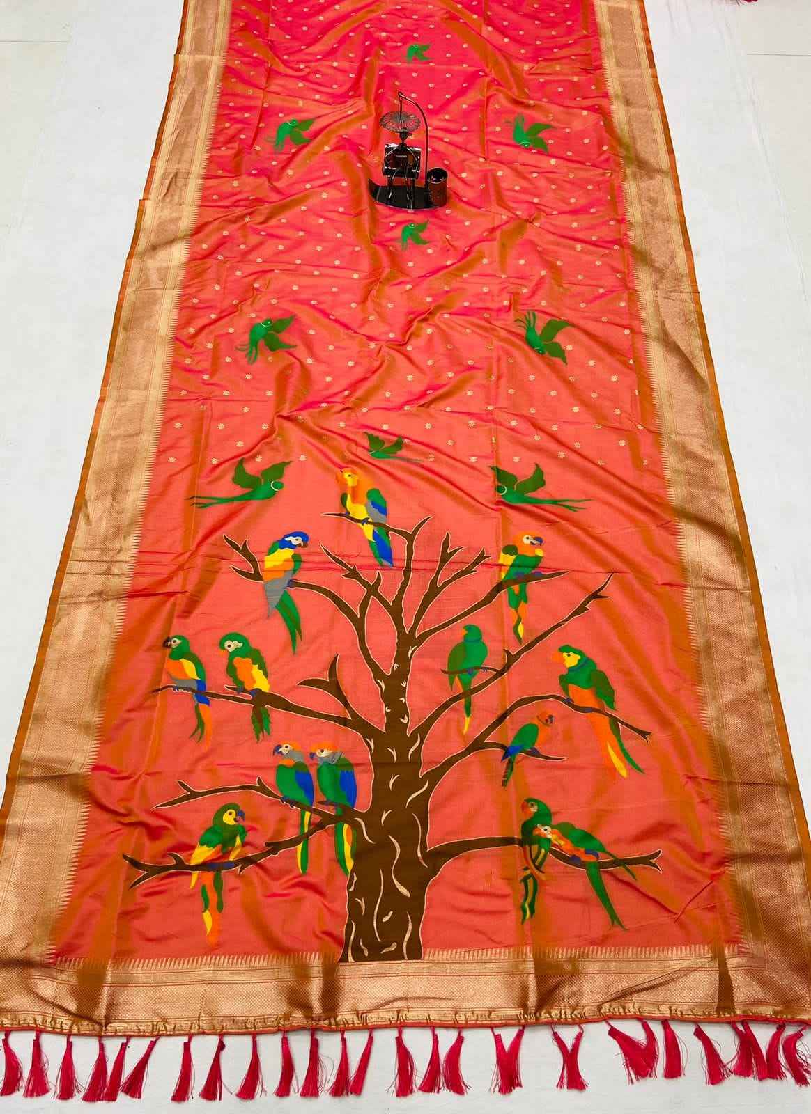 SOFT BANARASI LICHI SILK GOLD JARI WEAVING SAREE AT WHOLESALE PRICE