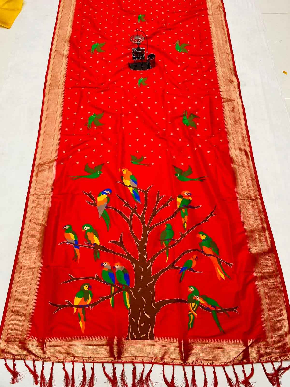 SOFT BANARASI LICHI SILK GOLD JARI WEAVING SAREE AT WHOLESALE PRICE