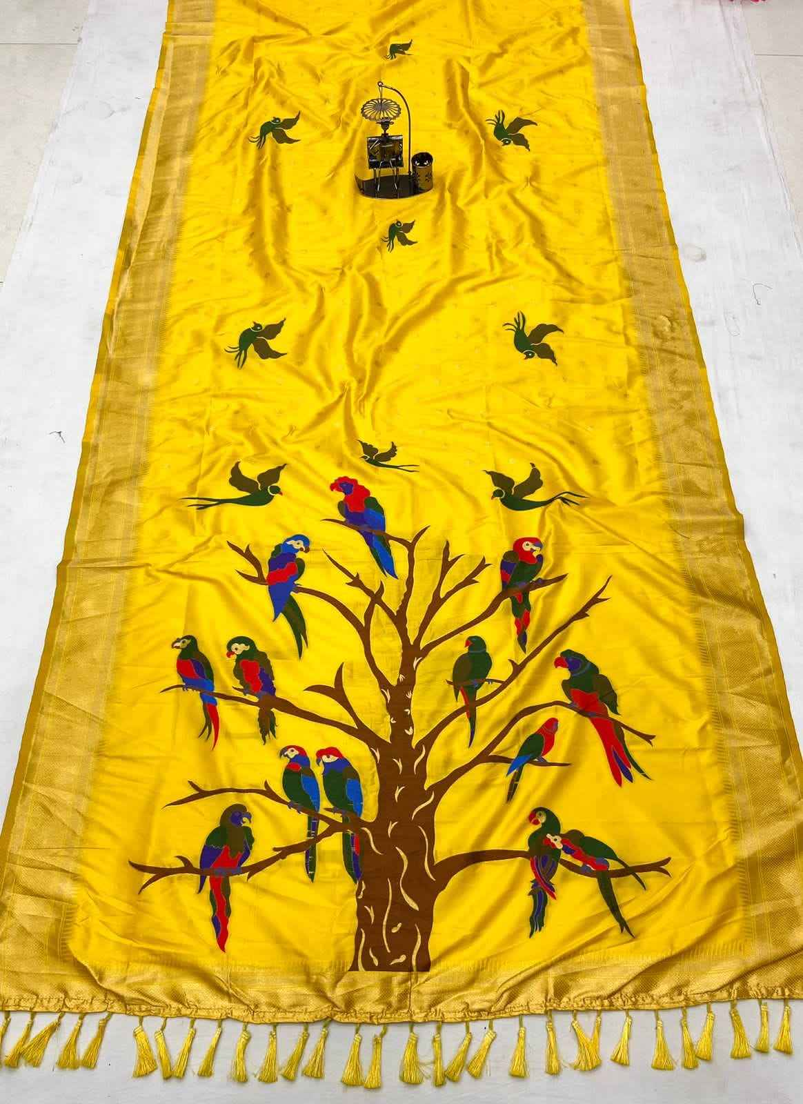 SOFT BANARASI LICHI SILK GOLD JARI WEAVING SAREE AT WHOLESALE PRICE