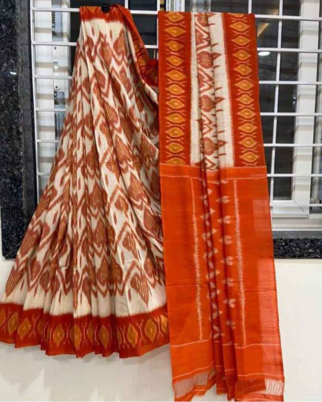 PLAIN LINEN DIGITAL PRINTED SAREE CODE MG171 AT WHOLESALE PRICE
