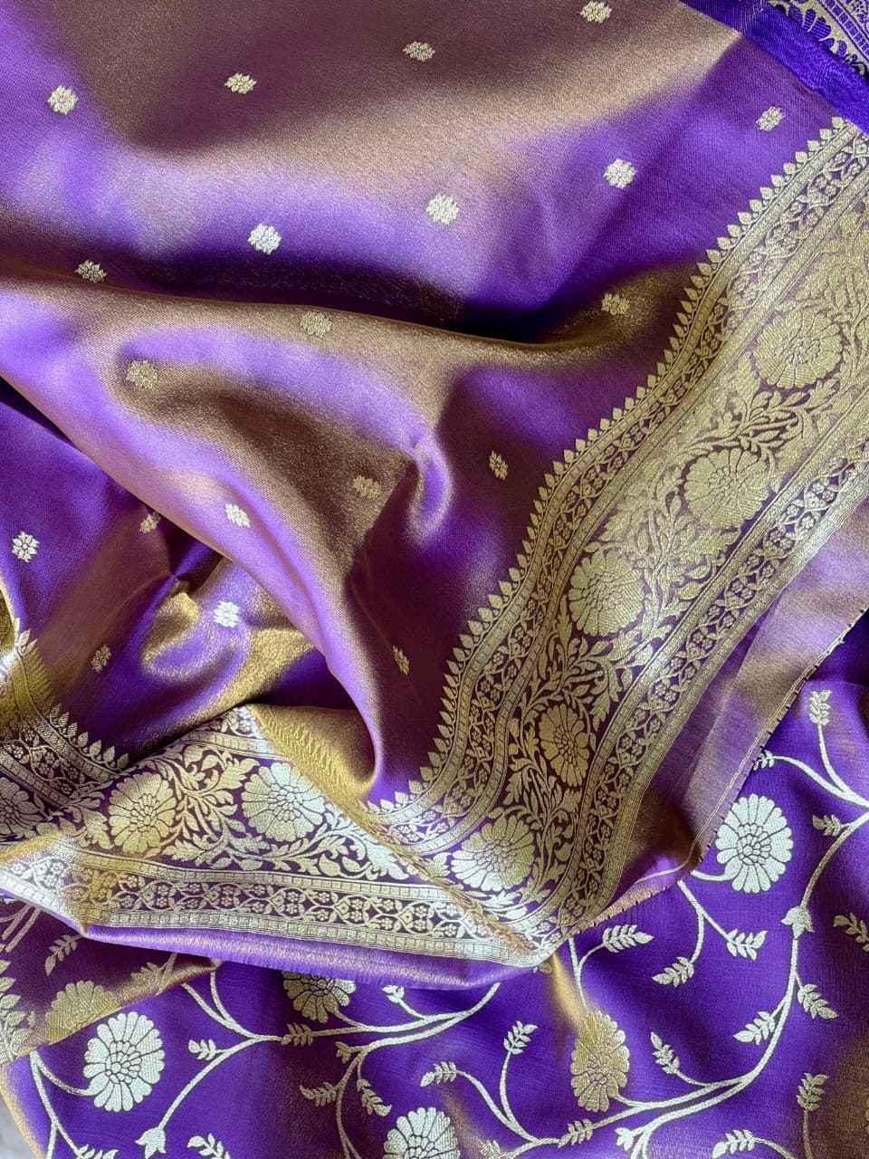 ROYAL BANARASI GLASS SATIN TISSUE SILK ZARI WOVEN SAREE AT WHOLESALE PRICE