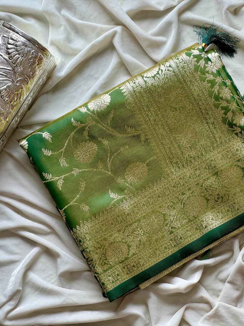 ROYAL BANARASI GLASS SATIN TISSUE SILK ZARI WOVEN SAREE AT WHOLESALE PRICE