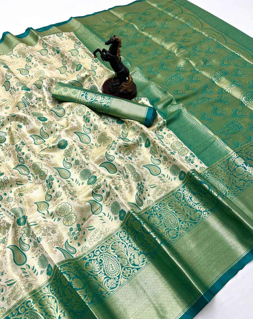  PURE KANCHIPURAM SILK ZARI WEAVING FLORAL MOTIFS SAREE AT WHOLESALE PRICE 
