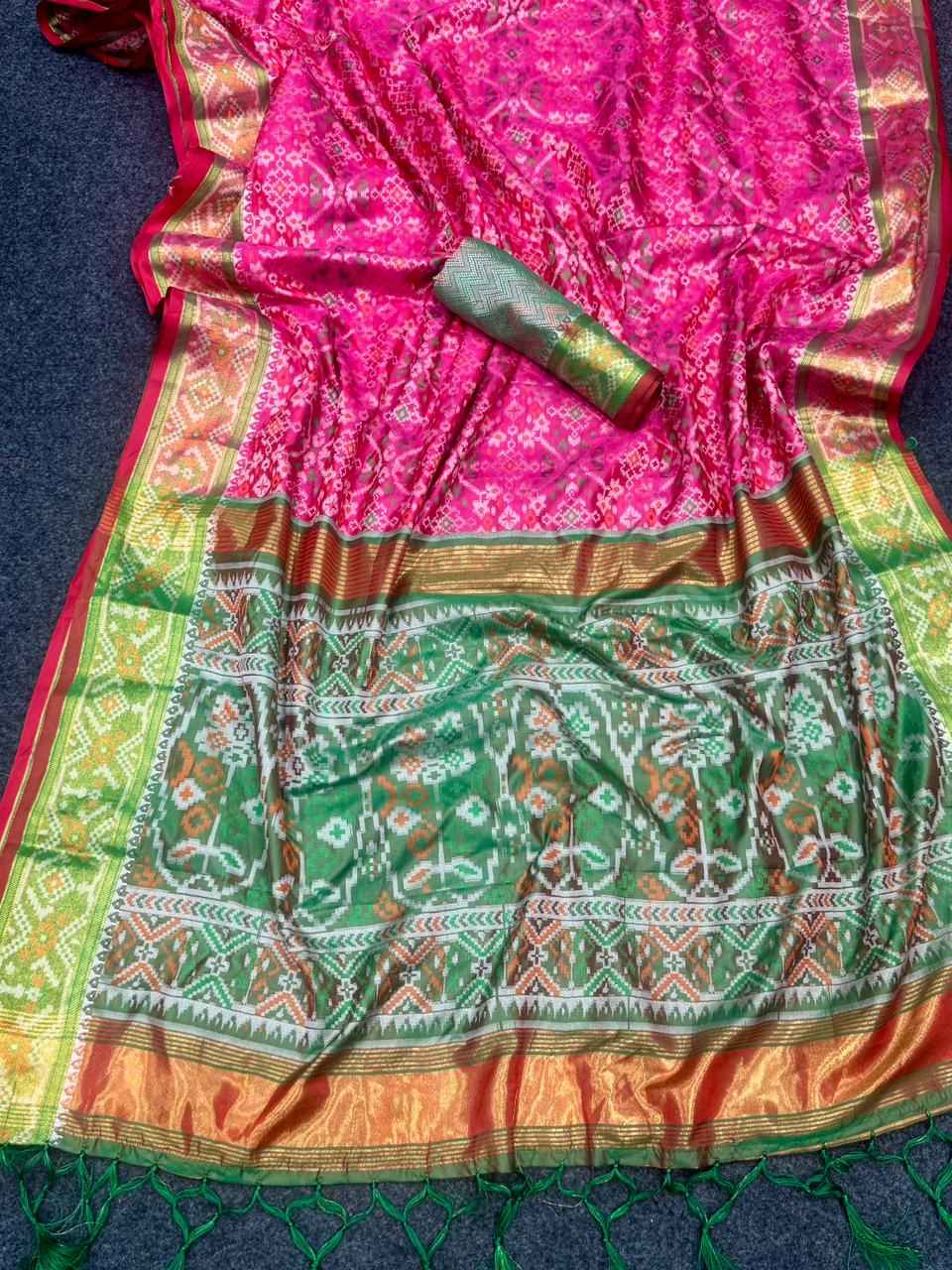 PATOLA TRADITIONAL MOTIFS RICH ZARI WOVEN SAREE AT WHOLESALE PRICE