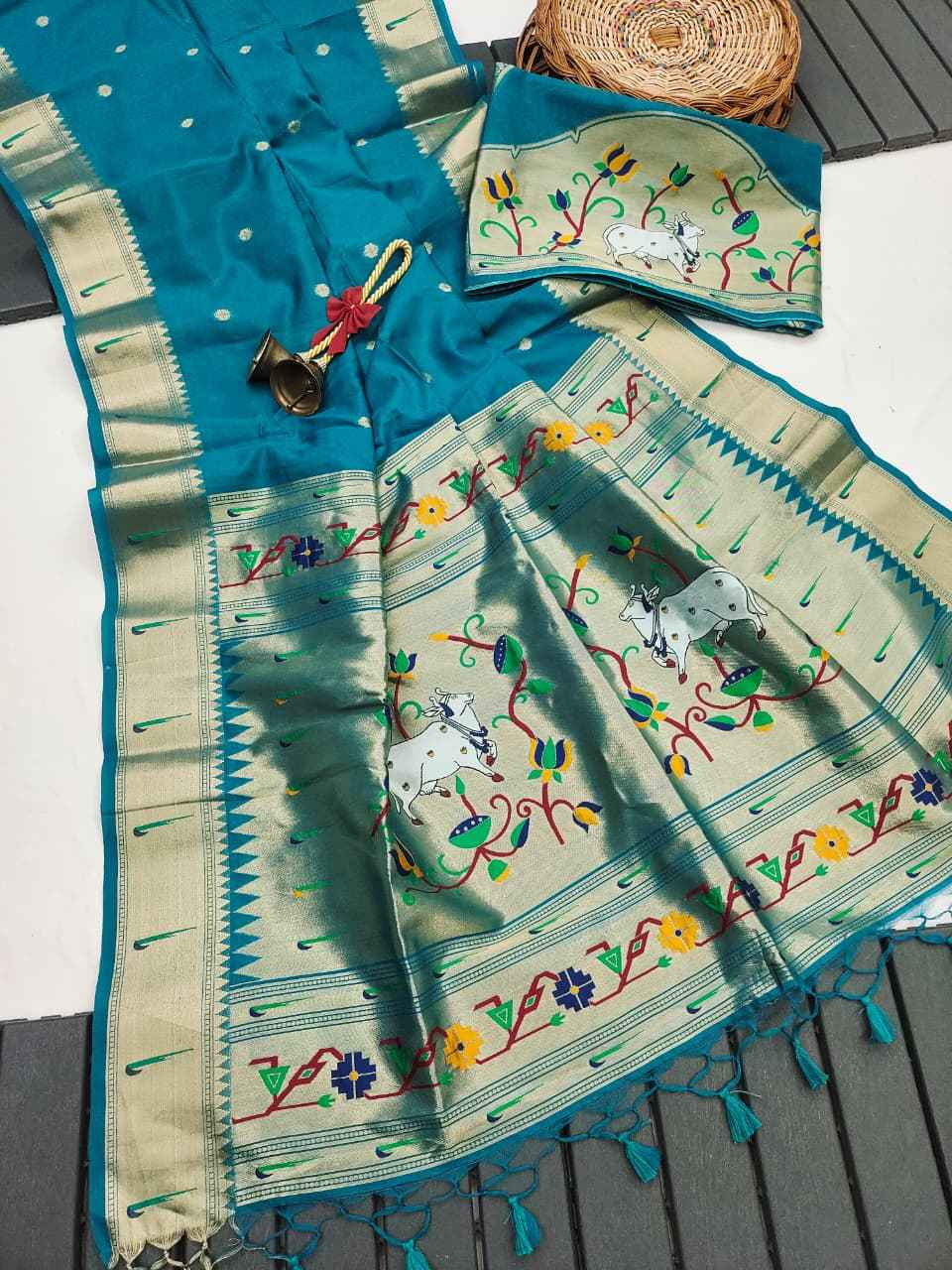 SOFT PICHWAI PAITHANI SILK ZARI WOVEN SAREE AT WHOLESALE PRICE